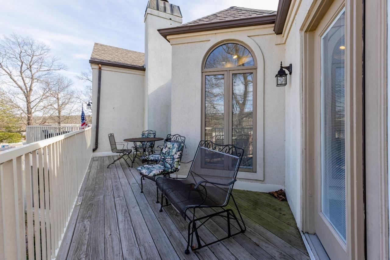 B 32-1 Spacious Villa Close To Pool Branson Exterior foto